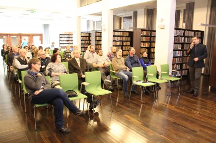 Dyskusja nad wynikami badań - głos zabiera Burmistrz Tomasz Bujok