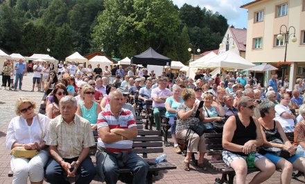 Publiczność na placu Hoffa