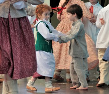 Fragment pierwszego dnia 32. Przeglądu Dziecięcych Zespołów Folklorystycznych