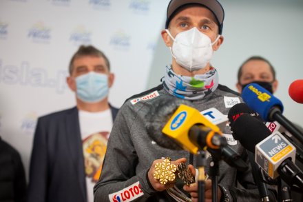 Piotr Żyła na spotkaniu w wiślańskim urzędzie