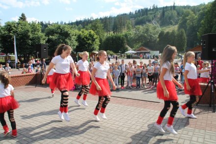 Występ grupy tanecznej "Jump" z Wisły