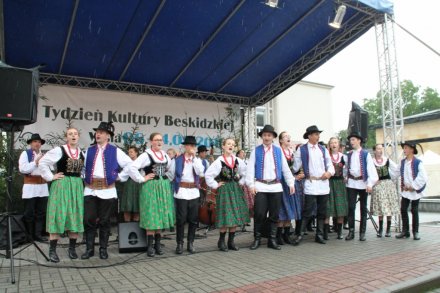 Występ "Lipniczan" na placu Hoffa