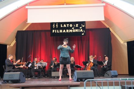 Spektakl "Muzyczny Voyage Dookoła Świata"