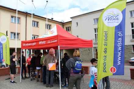 Kolejka do biura zawodów