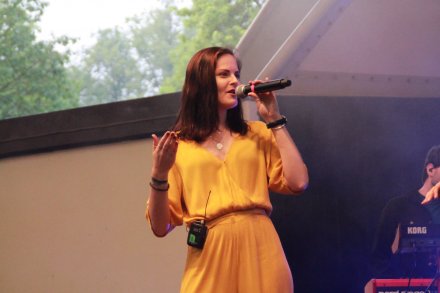 Fragment występu zespołu "Frele"