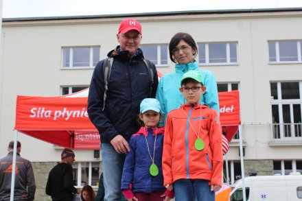 Następna z rodzin, które wzięły udział w biegu