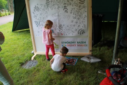 Fragmnet tworzenia wianków