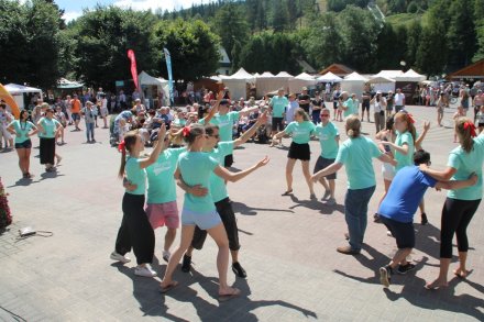 Tańce przed Małą Sceną