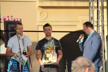 Dekoracja zwyciezców turnieju piłki nożnej