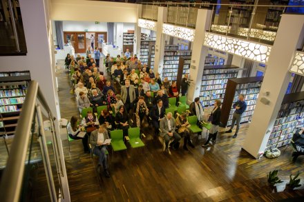 Publiczność zgromadzona na spotkaniu