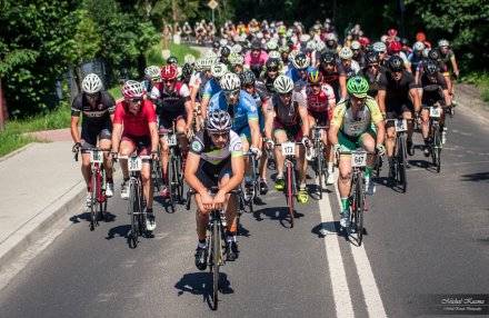 Kolarze na trasie maratonu