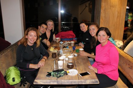 W oczekiwaniu na kolację w schronisku PTTK na Przysłopiu