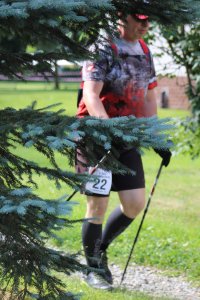 Uczestnik na trasie biegu