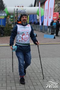 Uczestnicy na trasie biegu