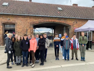 Klasa ósma w obozie Auschwitz Birkenau