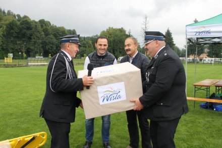 Przekazanie sprzętu wiślańskim strażakom