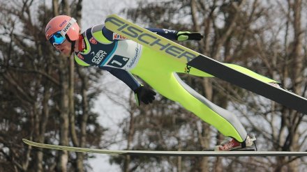 Dawid Kubacki z TS Wisła Zakopane w locie