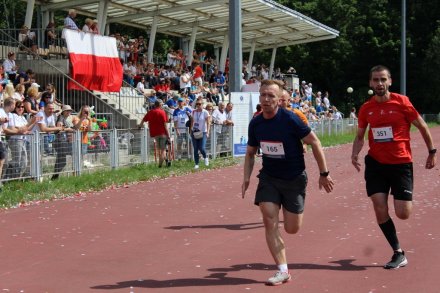 Rywalizacja na trasie biegu