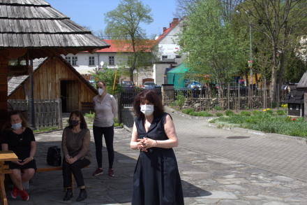 Malgorzata Kiereś prowadząca otwarcie wystawy