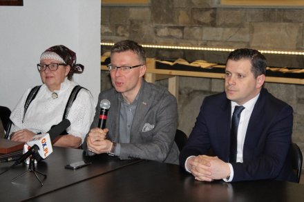 Konferencja prasowa w izbie poświęconej Julianowi Ochorowiczowi