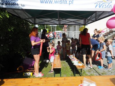 Zabawy najmłodszych uczestników festynu