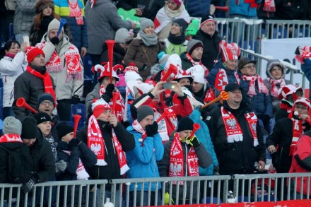 Kibice na trybunach skoczni w Wiśle Malince