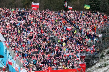 Kibice na skoczni w Malince