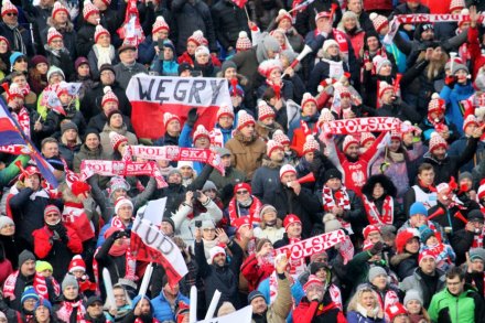 Kibice na skoczni w Malince