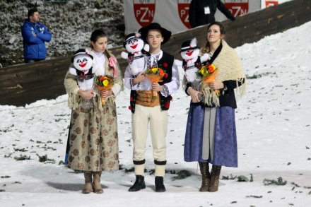 Wiślanie w strojach regionalnych