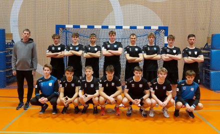 Męska drużyna liceum w piłce ręcznej