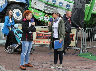 Prowadzące ceremonię startu