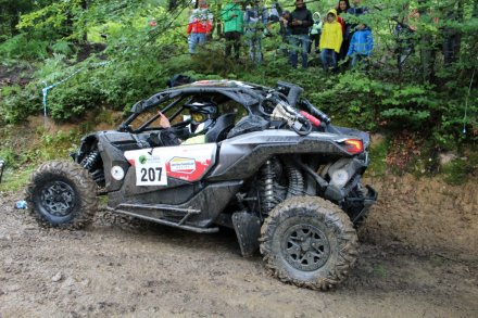 Rywalizacja na trudnej trasie