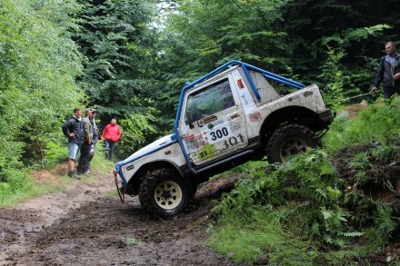 Rywalizacja na trudnej trasie