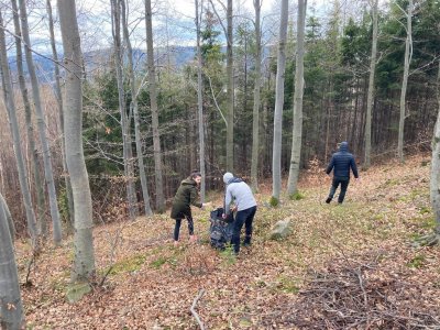 Sprzątanie Wisły/fot. Robert Pilch