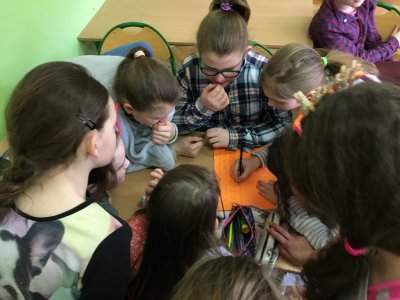Uczniowie SP4 podczas "Pierwszego Dnia Wisony"