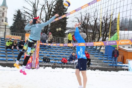 Efektowna akcja przy siatce