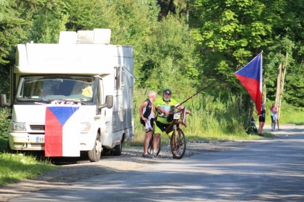 Kibic z Czech na trasie przejazdu