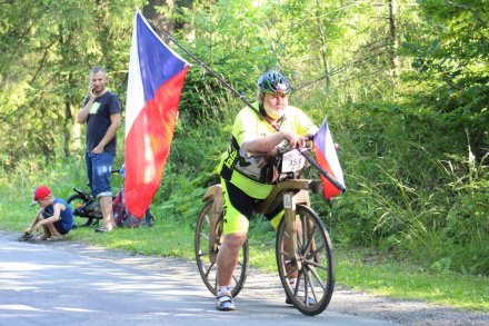 Kibic z Czech na trasie przejazdu