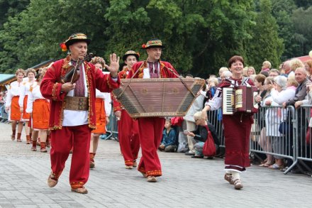 Ukraińscy muzycy na placu Hoffa