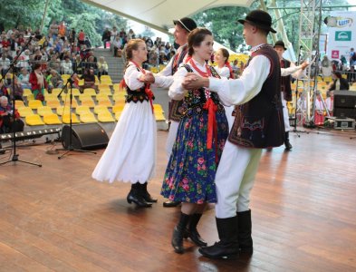 Występ grupy Śwarni Łojce