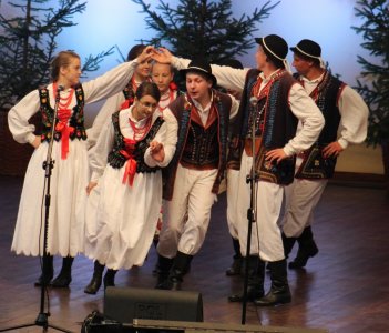 Występ grupy Śwarni Łojce