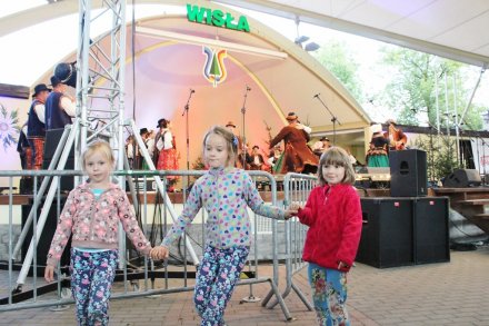 Taniec w rytm folkloru