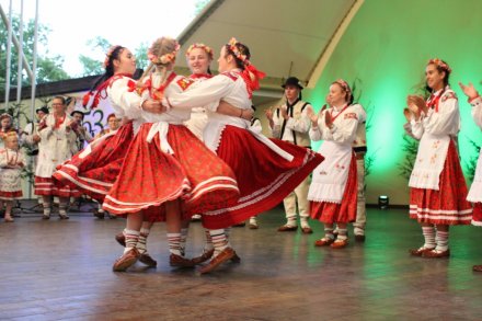 Występ zespołu "Dolina Nowego Sołońca"