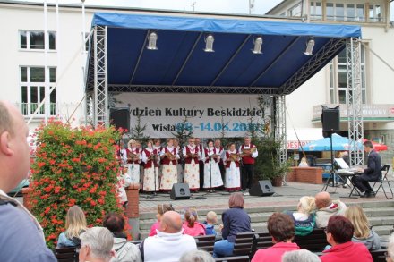 "Kochciczanki" śpiewają na "małej scenie"