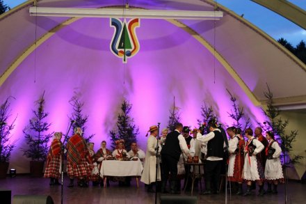 Występ zespołu "Wesele Krzemienickie"
