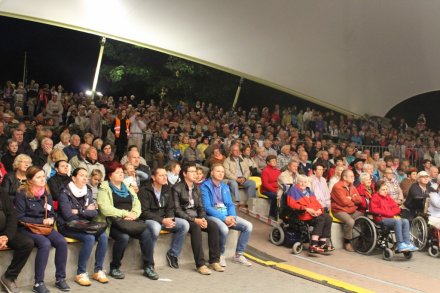 Publiczność podczas występu Hiszpanów szczelnie wypełniła widownię amfiteatru