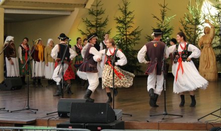 Fragment występu zespołu "Śwarni Łojce"