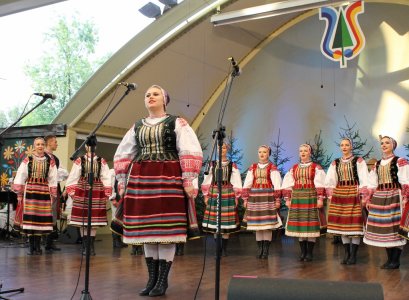 Fragment występu zespołu "Kurpie Zielone"