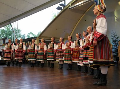 Fragment występu zespołu "Kurpie Zielone"