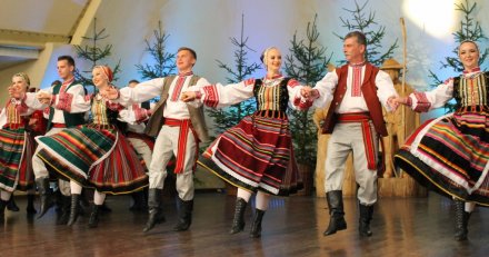 Fragment występu zespołu "Kurpie Zielone"